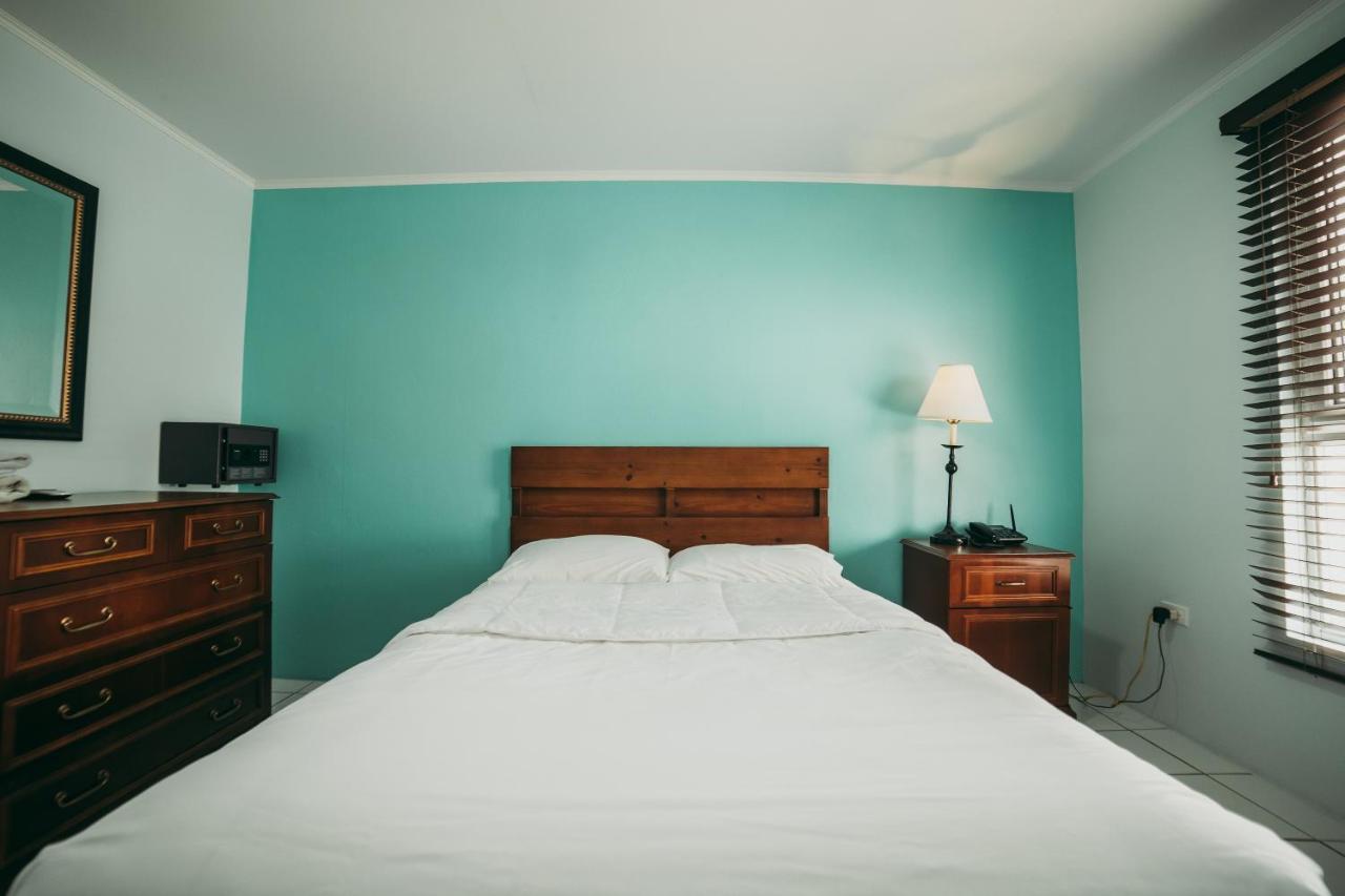 Ser'I Bucurui Accommodations 팜비치 외부 사진